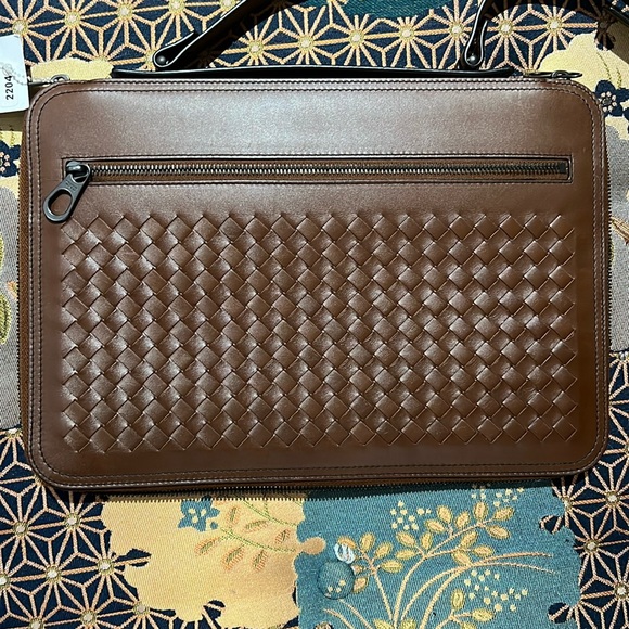Brown premiem leather bottega veneta 13” laptop briefcase with tag